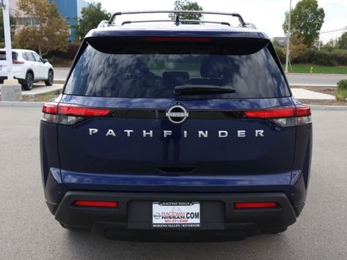 New 2025 Nissan Pathfinder SV image 5