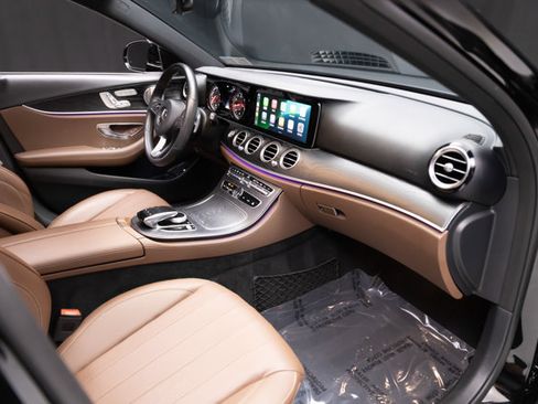 Used 2018 Mercedes-Benz E 300 4MATIC w/ Premium 1 Package image 55