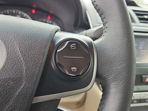 Used 2012 Toyota Camry XLE w/ Convenience Pkg image 26