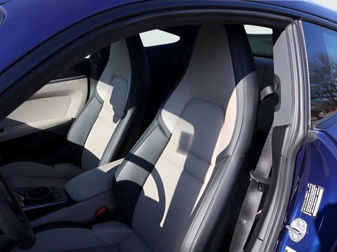 Used 2025 Porsche 911 Carrera image 5