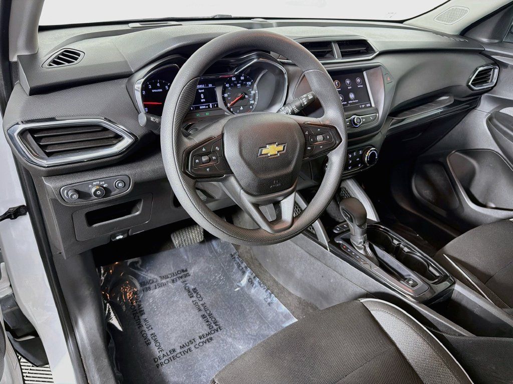 Used 2021 Chevrolet TrailBlazer LT FWD image 9