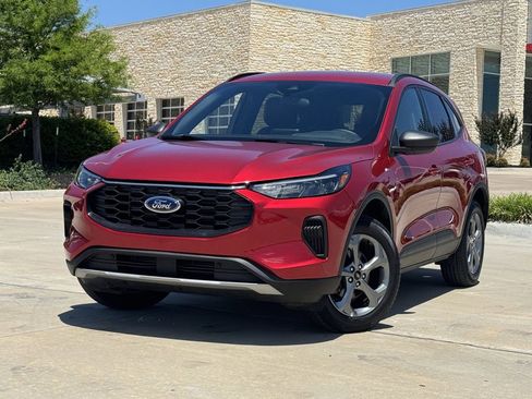 Used 2025 Ford Escape ST-Line AWD/4WD image 2