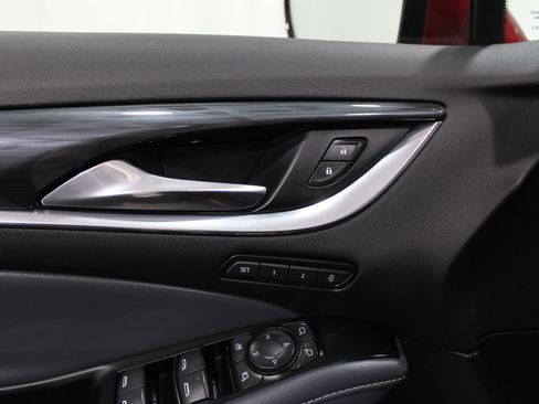 Used 2024 Buick Enclave Premium image 9