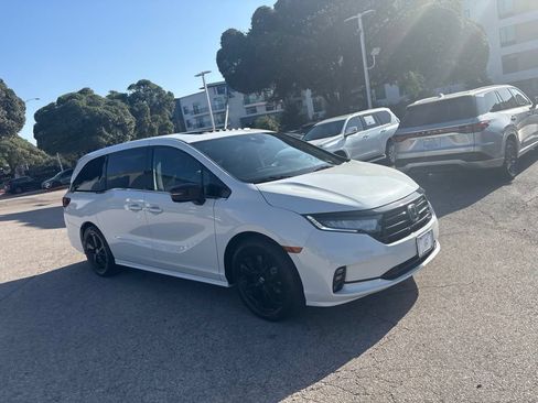 Used 2023 Honda Odyssey Sport image 7