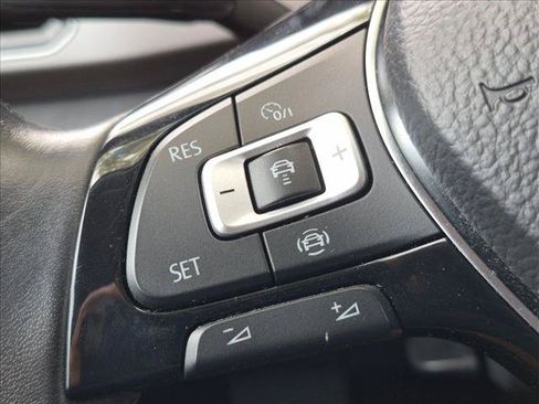 Used 2019 Volkswagen Atlas SEL R-Line AWD/4WD image 15