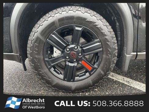 Used 2025 Nissan Rogue SV w/ Rock Creek Premium Package AWD/4WD image 30