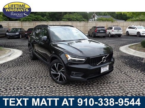 Used 2020 Volvo XC40 T5 R-Design AWD/4WD image 1