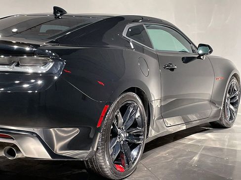 Used 2018 Chevrolet Camaro LT w/ Redline Edition image 29