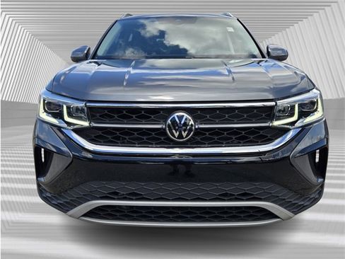 Used 2022 Volkswagen Taos SEL image 4
