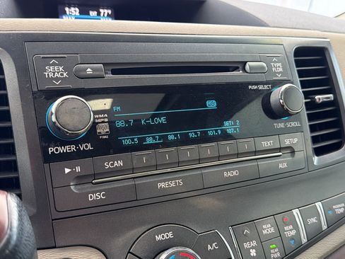 Used 2011 Toyota Sienna XLE FWD image 19