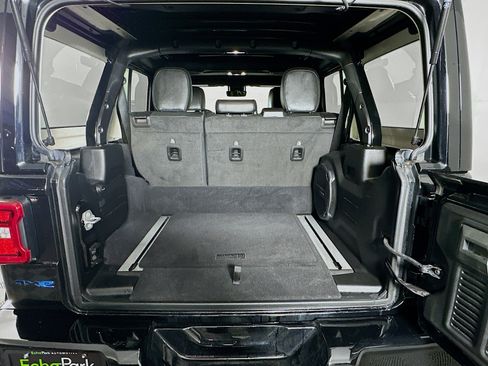 Used 2022 Jeep Wrangler Unlimited Sahara image 28