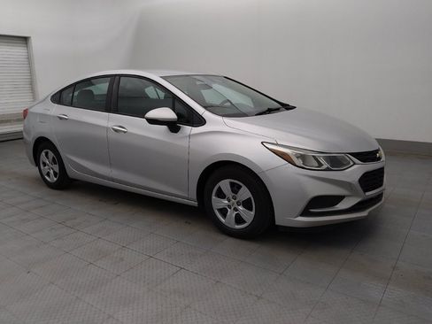 Used 2017 Chevrolet Cruze LS FWD image 11