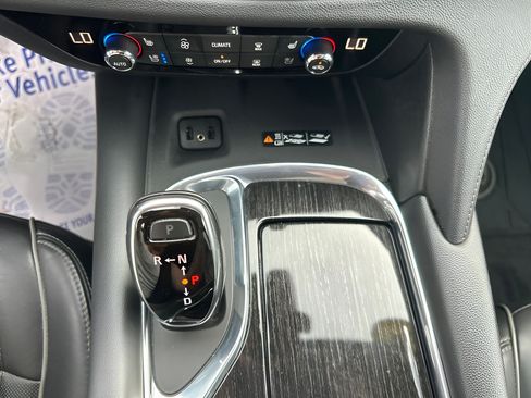 Used 2019 Buick Enclave Avenir w/ Avenir Technology Package AWD/4WD image 18