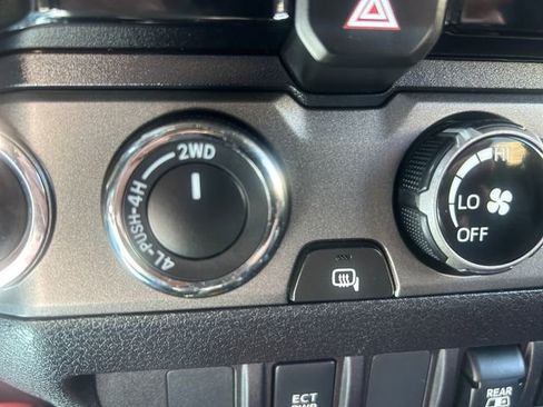 Certified 2019 Toyota Tacoma TRD Sport image 21