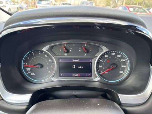 Used 2021 Chevrolet Traverse LT image 28