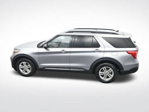 Used 2024 Ford Explorer XLT image 31