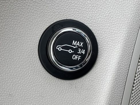 Used 2023 Buick Envision Avenir AWD/4WD image 15