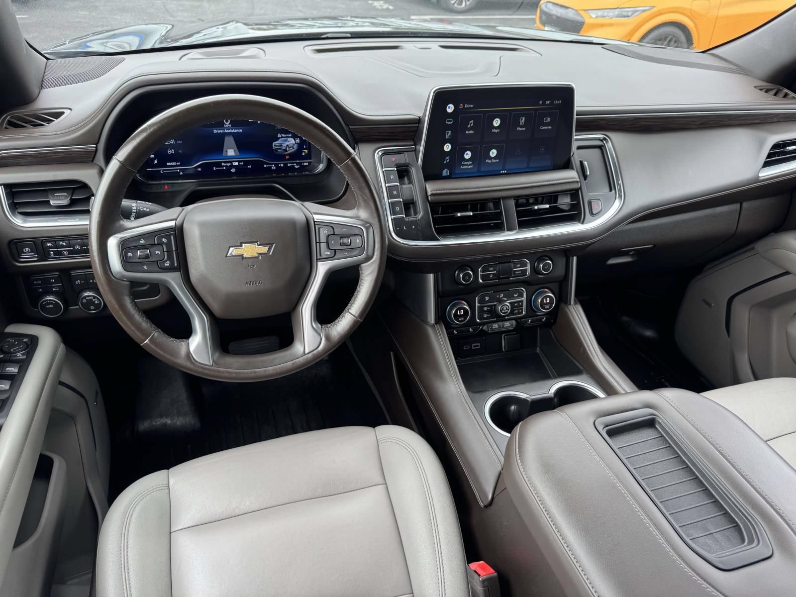 Used 2022 Chevrolet Suburban LT w/ LT Signature Plus Package AWD/4WD image 2