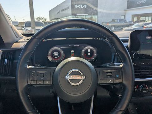 Used 2023 Nissan Pathfinder Platinum w/ Cargo Package image 22