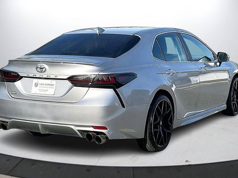 Used 2021 Toyota Camry SE image 9