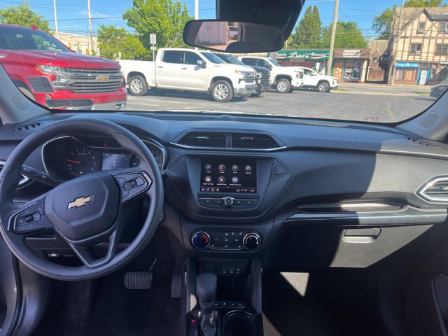 Used 2023 Chevrolet TrailBlazer LT AWD/4WD image 11