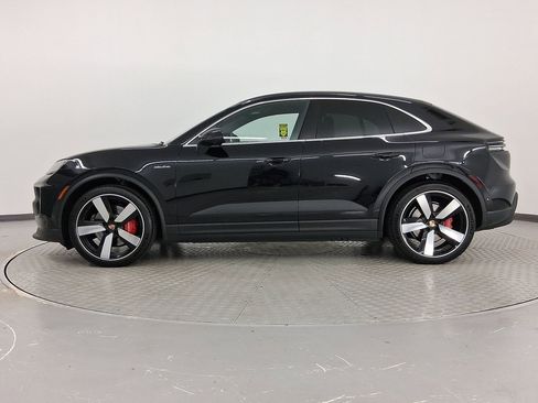 New 2025 Porsche Macan 4S Electric image 2