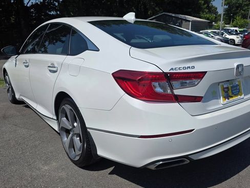Used 2018 Honda Accord Touring image 7