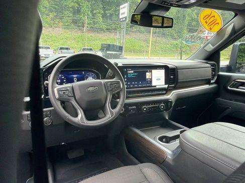 Used 2026 Chevrolet Silverado 2500 LT w/ Trail Boss Package AWD/4WD image 19