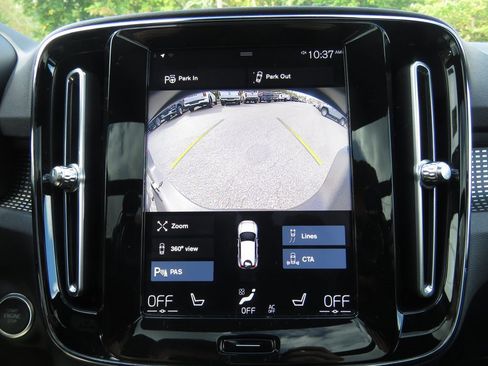 Used 2022 Volvo XC40 T5 R-Design w/ Advanced Package image 26