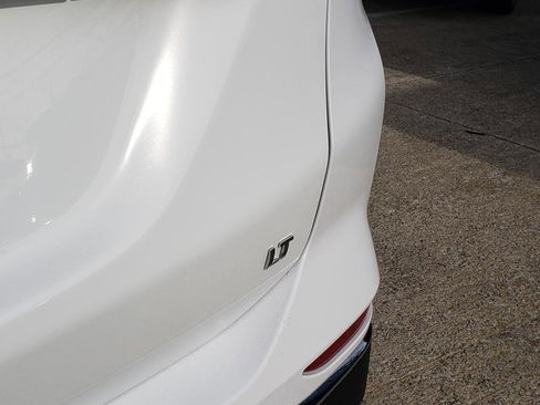 Used 2021 Chevrolet Equinox LT image 14