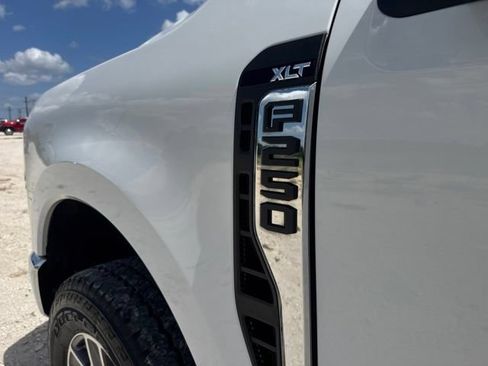Used 2025 Ford F250 XLT w/ FX4 Off-Road Package AWD/4WD image 8