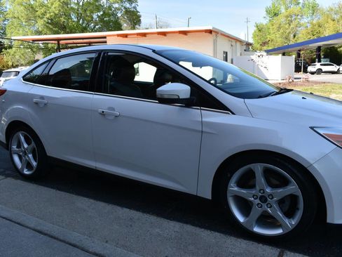 Used 2013 Ford Focus Titanium w/ Titanium Handling Pkg image 28