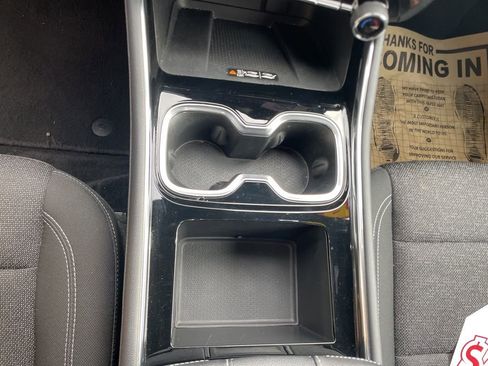 Used 2025 Chevrolet Traverse LT image 28