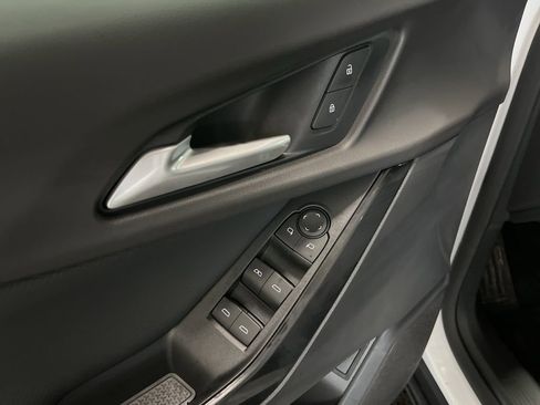 New 2026 Chevrolet Equinox LT w/ Convenience Package II image 4