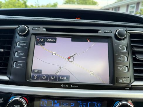 Used 2015 Toyota Highlander XLE AWD/4WD image 26