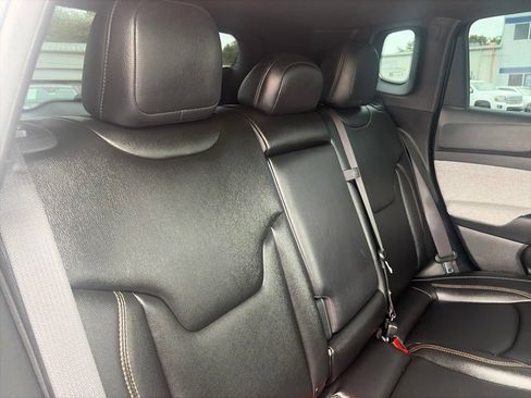 Used 2024 Jeep Compass Latitude AWD/4WD image 29