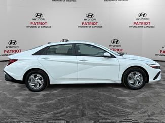 New 2026 Hyundai Elantra SE video 2