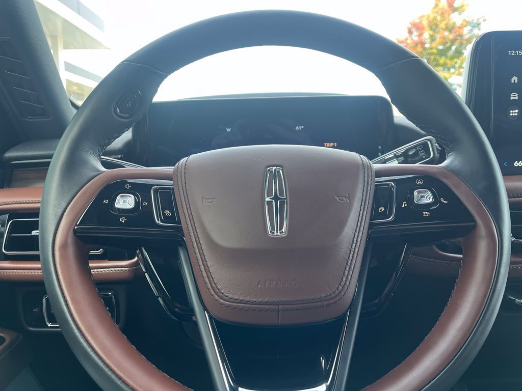 Used 2025 Lincoln Aviator Reserve w/ Equipment Group 201A AWD/4WD image 28