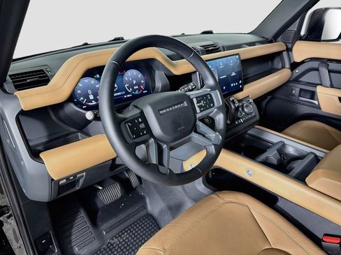 Certified 2025 Land Rover Defender 110 X-Dynamic SE AWD/4WD image 9