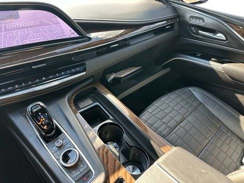 Used 2024 Cadillac Escalade Sport Platinum w/ LPO, ONYX Package AWD/4WD image 33