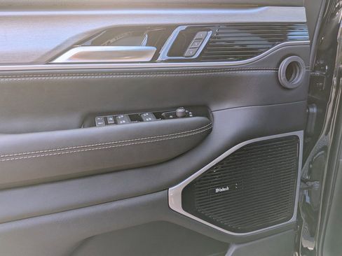 New 2026 Jeep Grand Wagoneer Limited AWD/4WD image 14