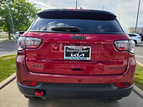 Used 2025 Jeep Compass Trailhawk AWD/4WD image 6