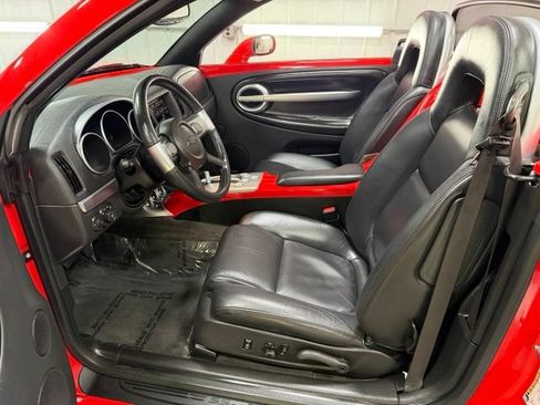Used 2004 Chevrolet SSR w/ Preferred Equipment Group RWD image 13