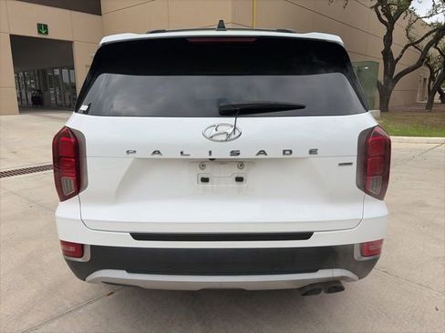 Used 2022 Hyundai Palisade SEL w/ Premium Package AWD/4WD image 3