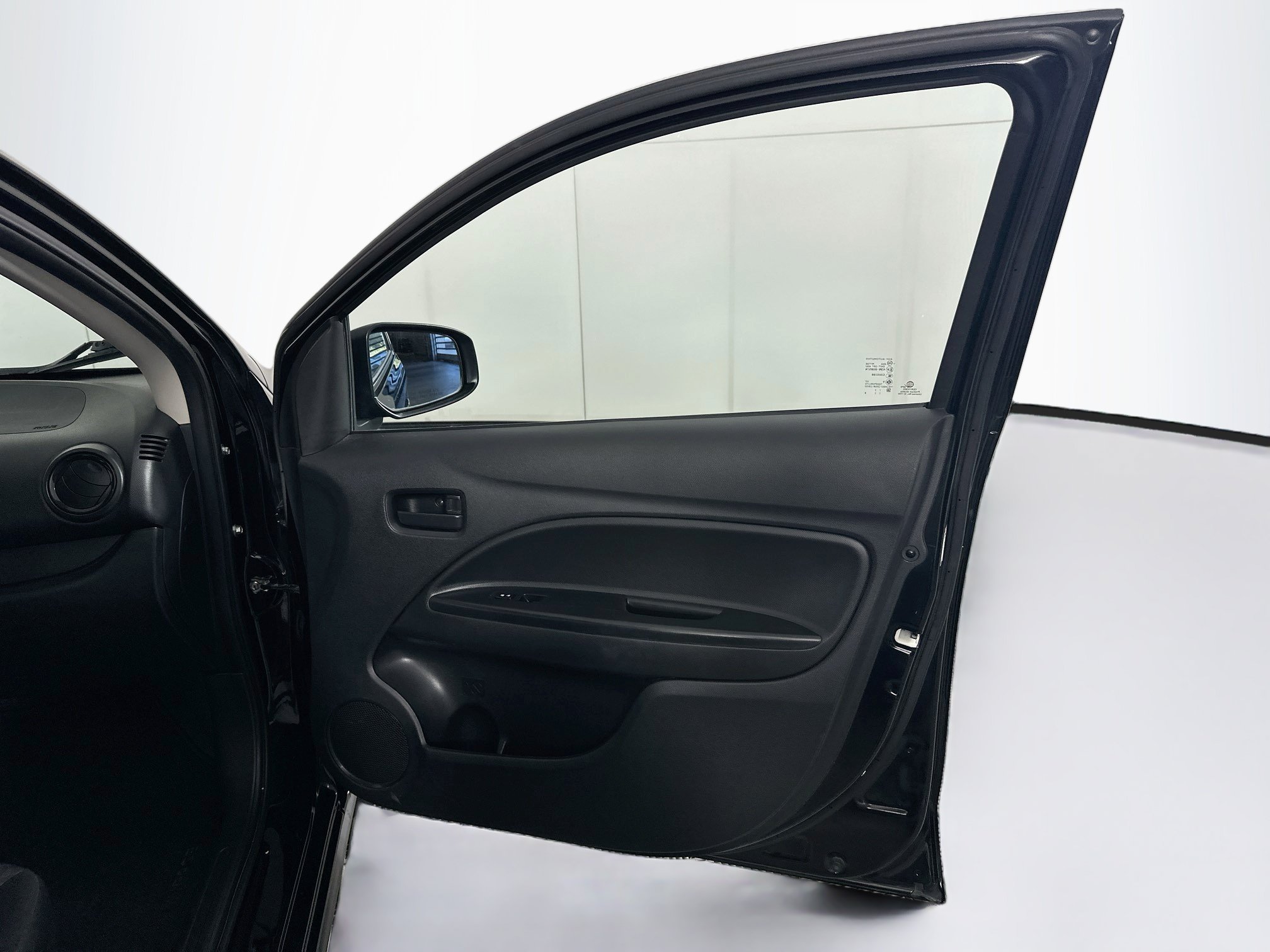 Used 2024 Mitsubishi Mirage ES FWD image 29