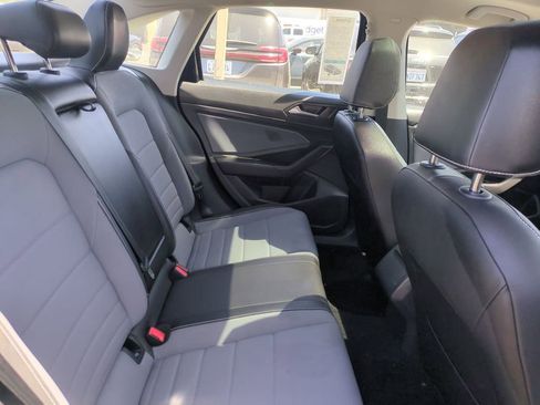 Used 2025 Volkswagen Jetta SE FWD image 28