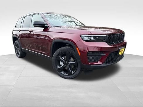New 2025 Jeep Grand Cherokee Altitude image 1