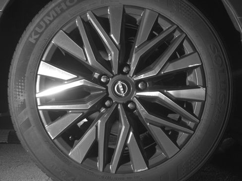 Used 2025 Nissan Altima 2.5 SV image 15