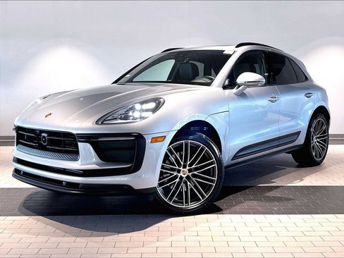Used 2026 Porsche Macan AWD/4WD image 1