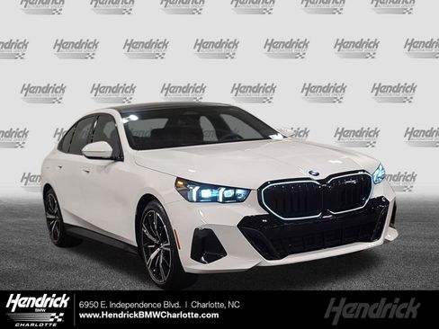 New 2027 BMW 530i xDrive AWD/4WD image 1